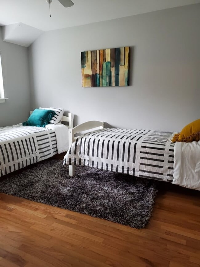 Building Photo - 5210 Honey Cir