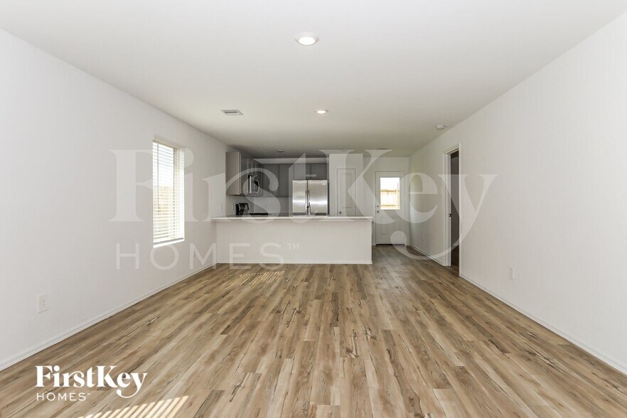 Building Photo - 399 Jewett Meadow Dr