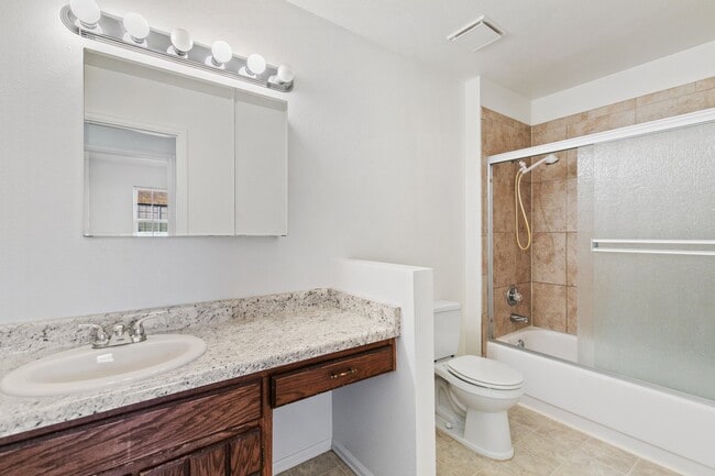 Building Photo - 1145 Willow Bend Cir