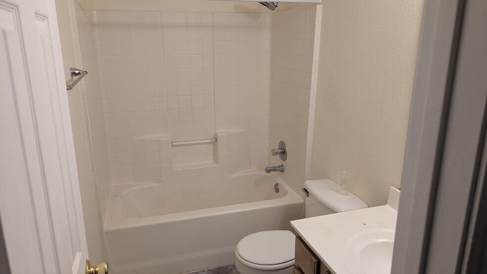 Building Photo - 7418 Fairfield Dr