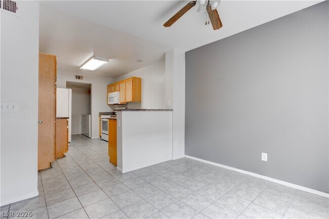 Building Photo - 690 Ambling Gait Ave