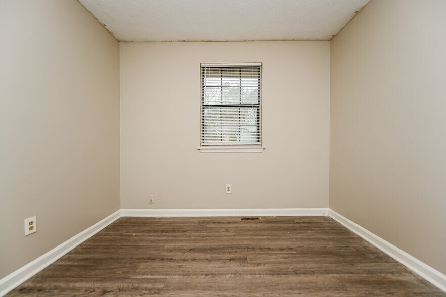 Building Photo - 1102 Cherokee Heights