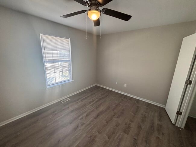 Building Photo - 1427 Bodie Dr