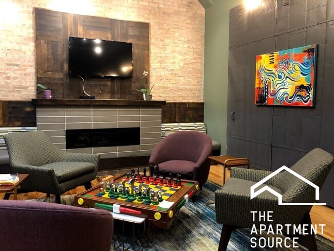 Building Photo - 1432 W 21st St