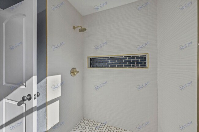 Building Photo - 2517 Tisinger Ave