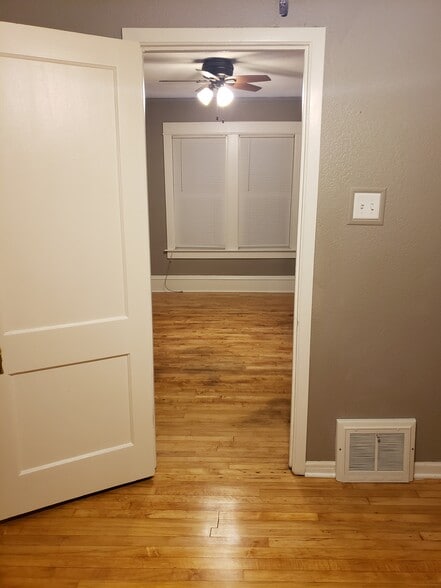 Building Photo - 1751 S 60th St