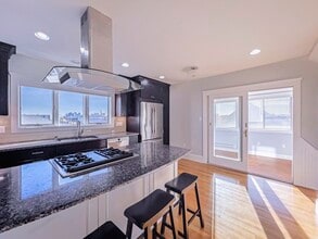 Building Photo - 8 Putnam Rd