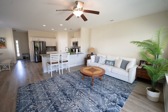 Building Photo - Coming Available!