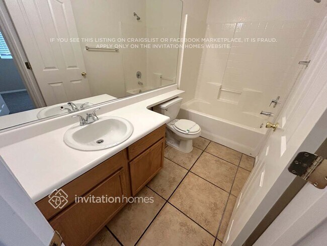 Building Photo - 1213 E Graham Trail