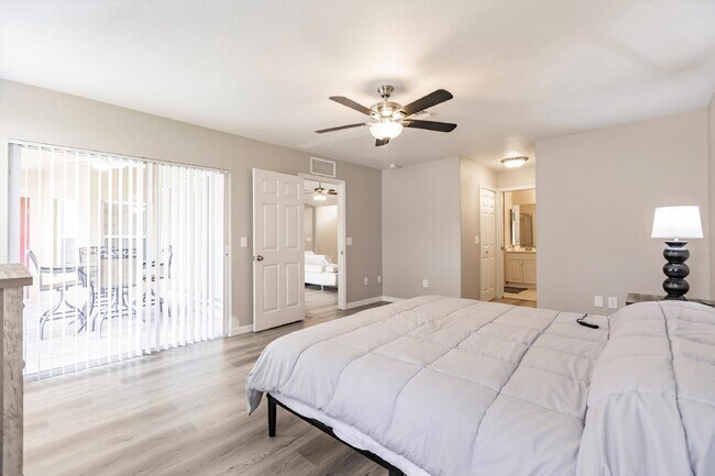 Building Photo - "Charming 3-Bedroom Home with 2 Full Baths and Spacious 2537 Sq Ft in North Port, FL!"