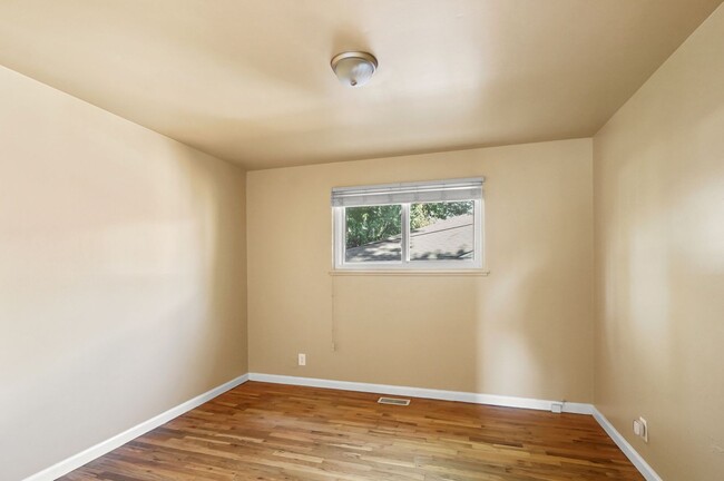 Building Photo - BEAUTIFUL 3 BED 1.5 BATH HOME  IN OAK PARK MI