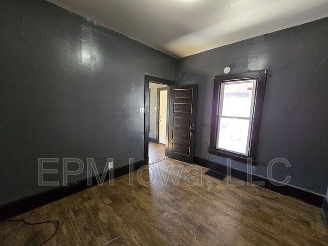 Building Photo - 206 Clay St