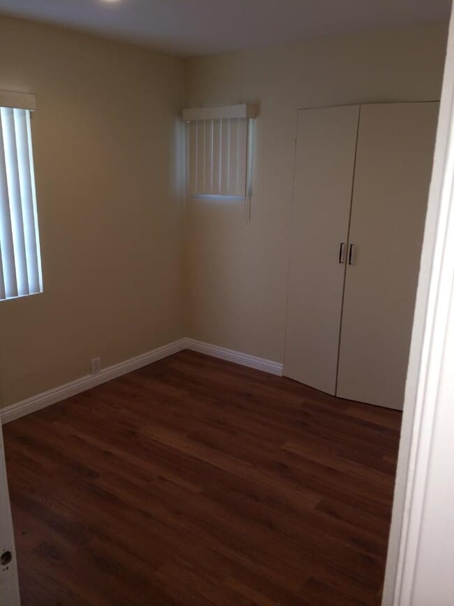 Building Photo - 1034 Hyperion Ave