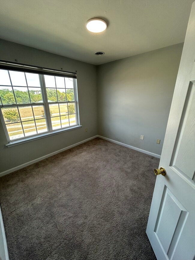 Building Photo - 322 Mesa Ln