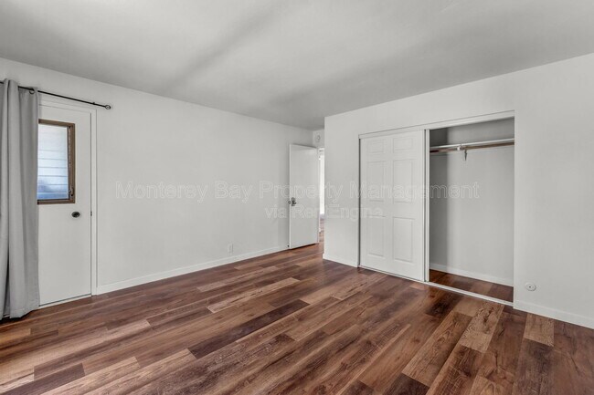 Building Photo - 500 Glenwood Cir