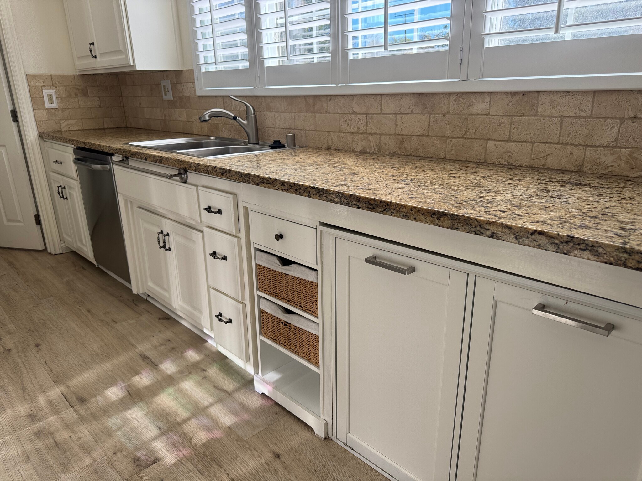 Building Photo - 1121 Calle Tulipan