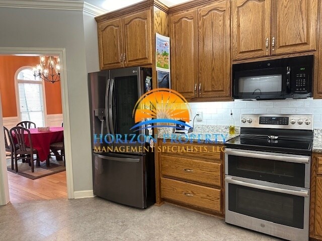 Building Photo - 127 Phantom Dr