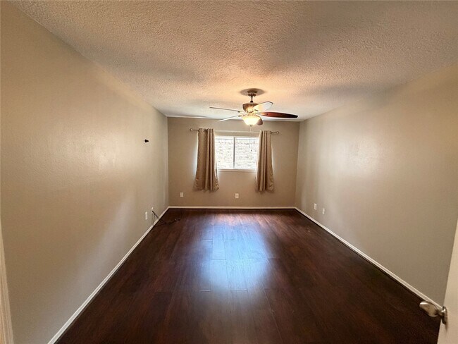 Building Photo - 3227 Glade Springs Dr