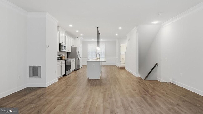 Building Photo - 13806 Litespeed Way