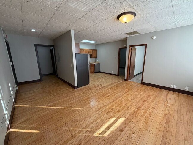 Building Photo - 5402 S 77th St