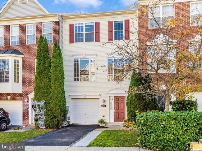 Building Photo - 2103 Paxton Terrace