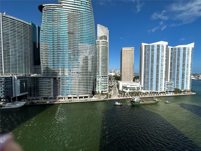 Building Photo - 901 Brickell Key Blvd