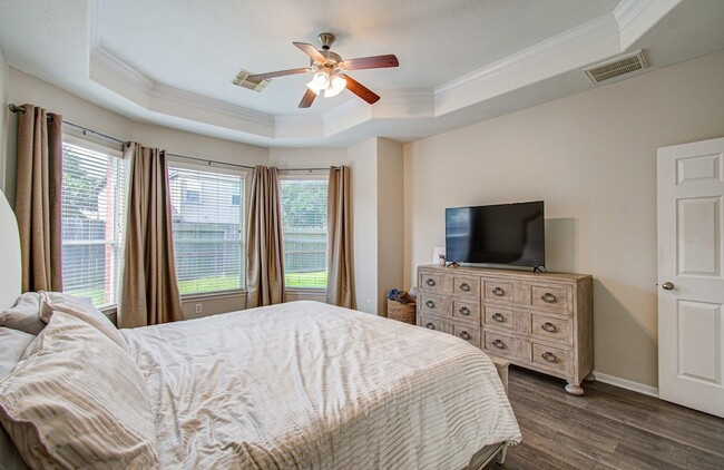 Building Photo - 26427 Sagewood Forest Dr
