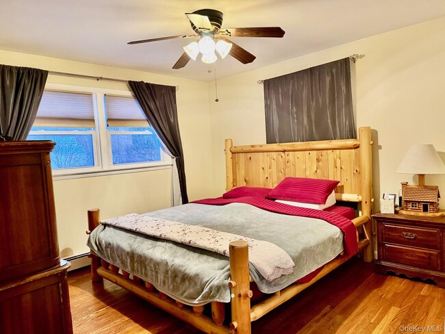 Building Photo - 230 Warn Ave