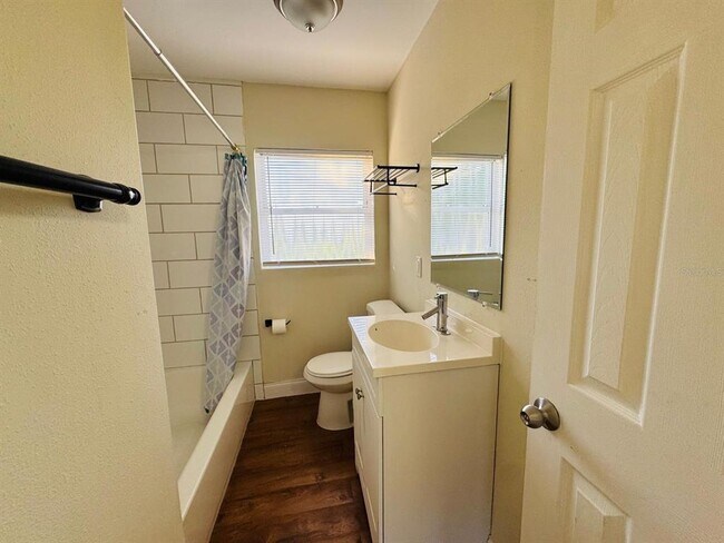 Building Photo - 7024 Moderna Way