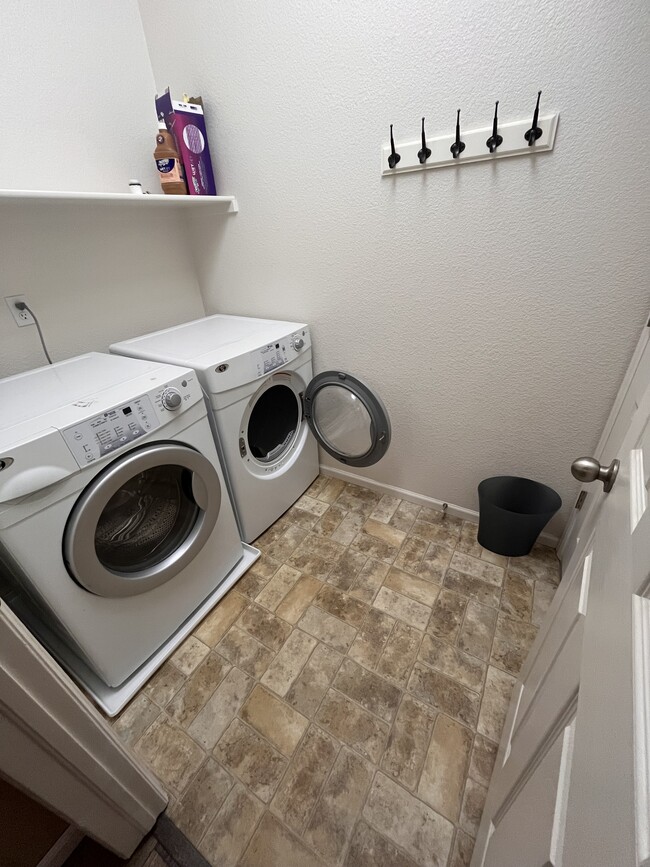 Laundry room - 8662 quinn pointe