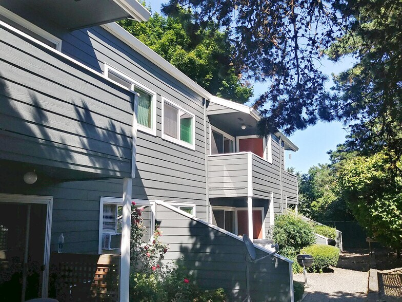 Building Photo - Maple View Apartments