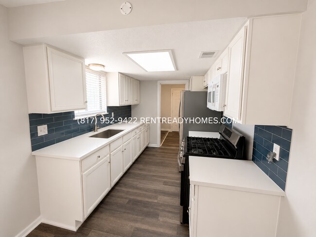 Building Photo - 903 Progreso Dr