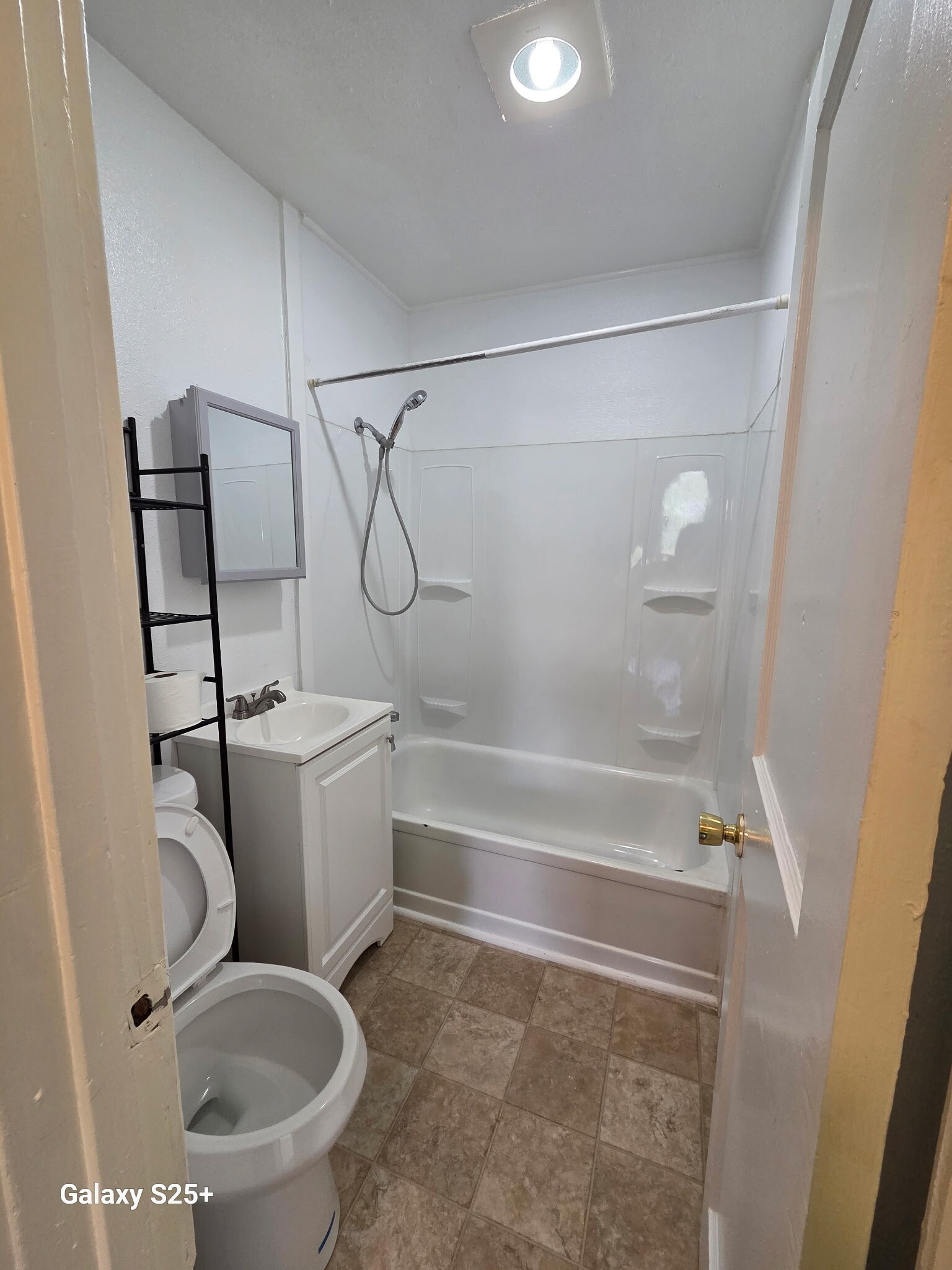 Building Photo - 1413 NW Despain Ave