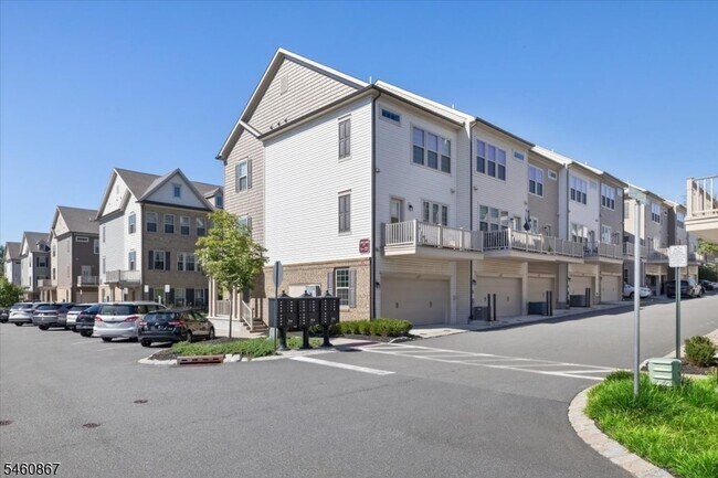 Building Photo - 17 Cortland Ct