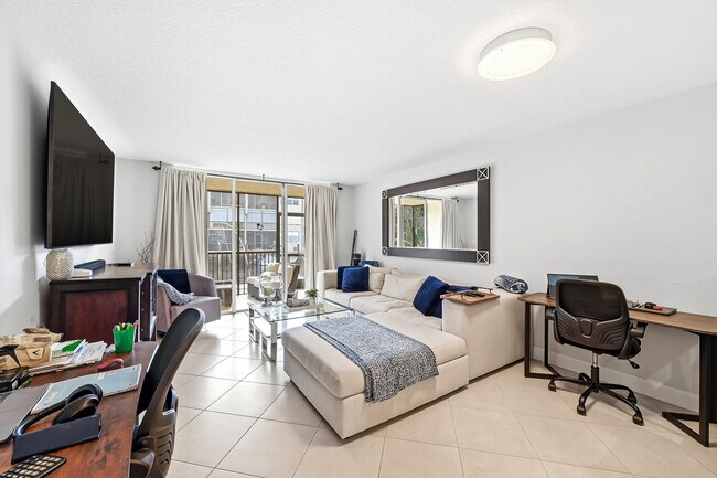 Building Photo - 777 S Federal Hwy