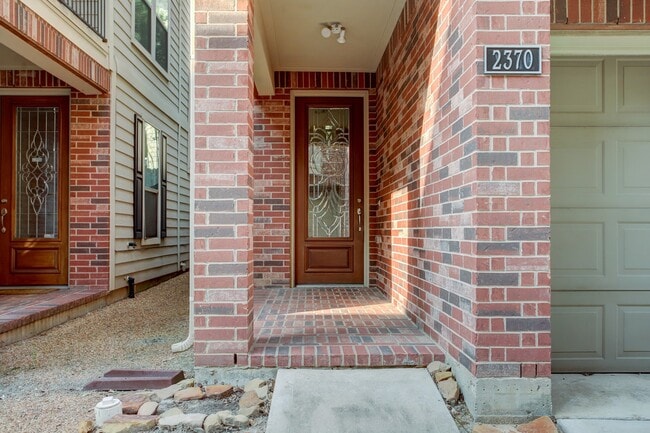 Building Photo - 2370 Bastrop St