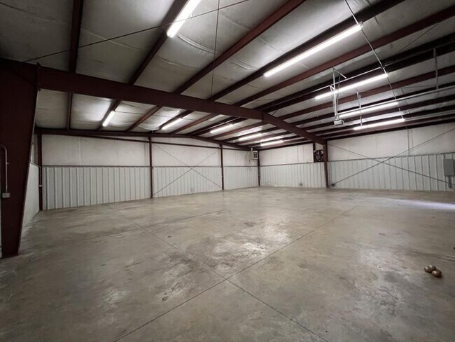 Building Photo - 1445 Hillside Dr SW