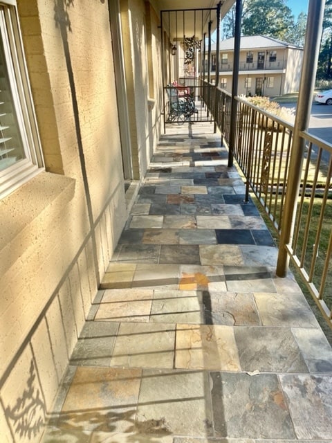 Deck off primary - 122 Rd 1084