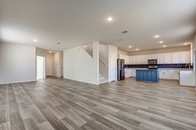 Building Photo - 4 Bedroom/3 Bath Winding Brook Subdivision