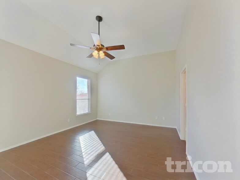 Building Photo - 10309 Bradshaw Dr