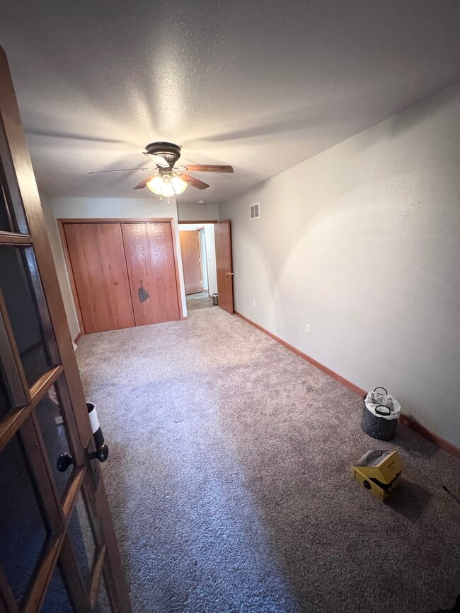 Building Photo - 523 E 1st St