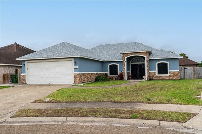 Primary Photo - 824 Pine Lake Cir