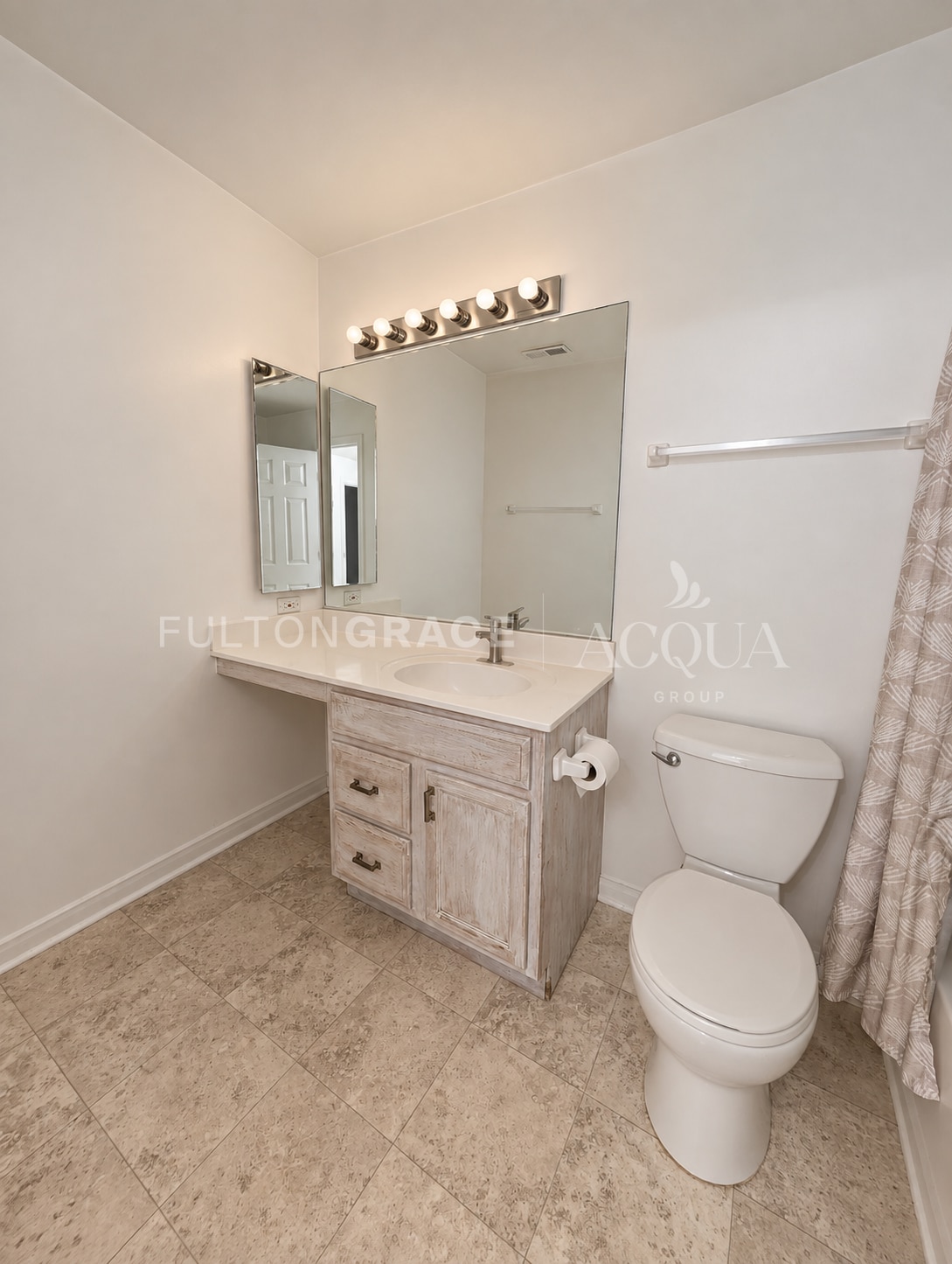 Building Photo - 2551 Oak Tree Ln