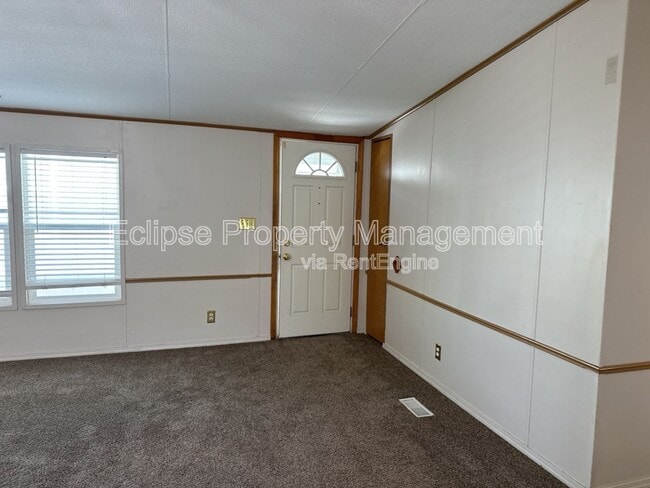 Building Photo - 178 Hollyberry Way
