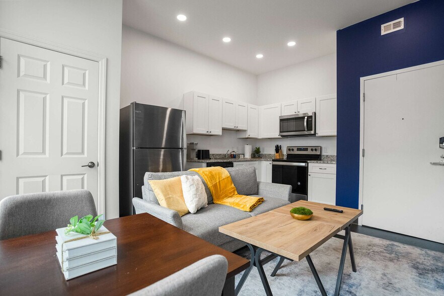 Building Photo - 209 9th St