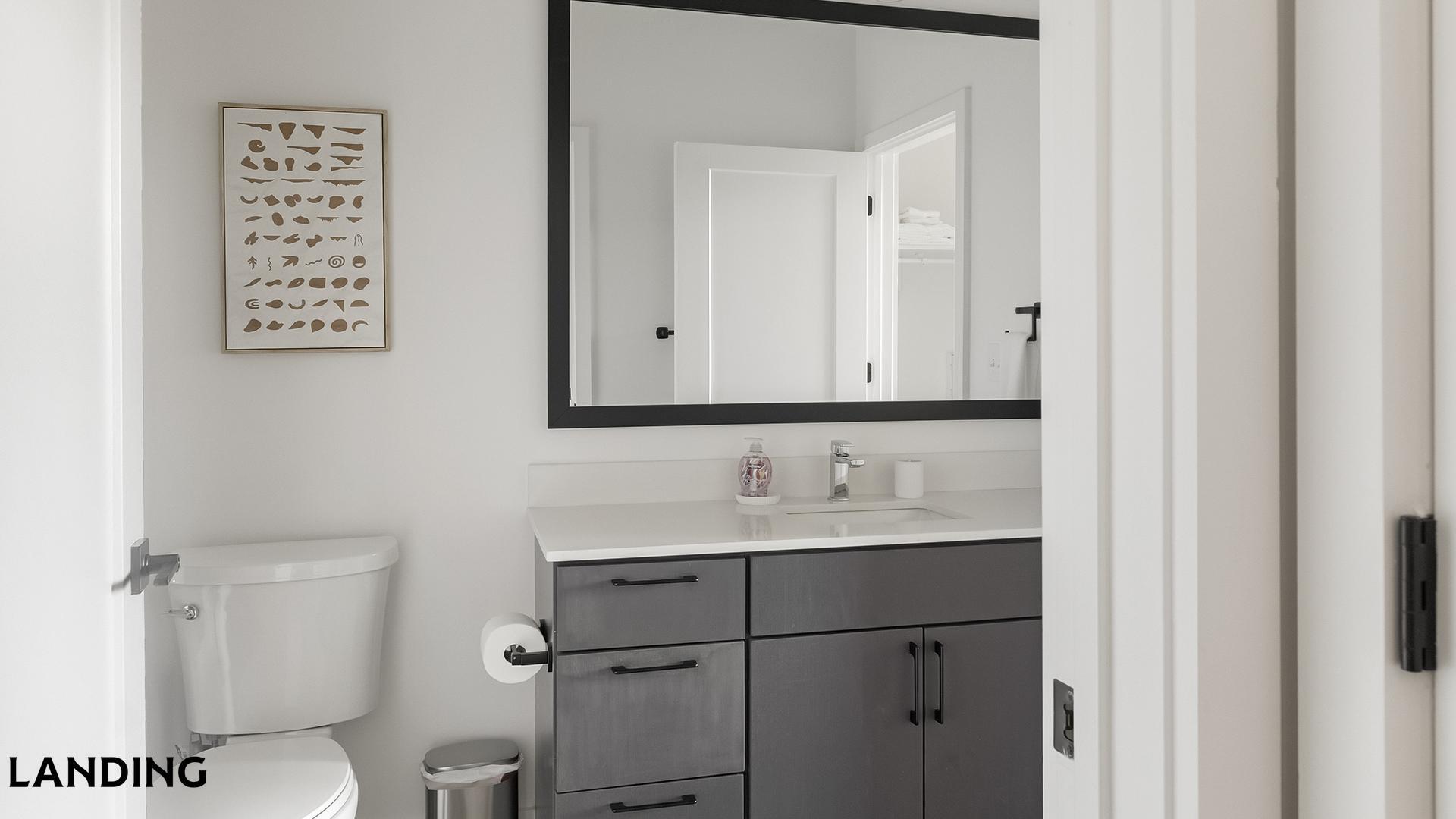 Building Photo - 1007 S Mint St