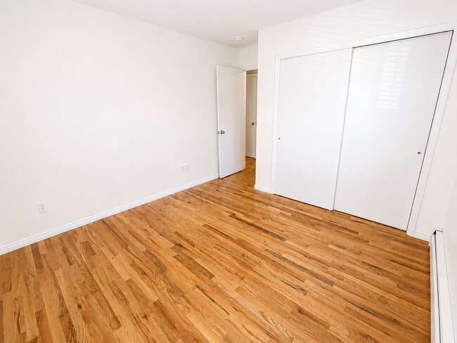 Building Photo - Bright & Spacious 2-Bedroom Residence Across from Berkeley Park