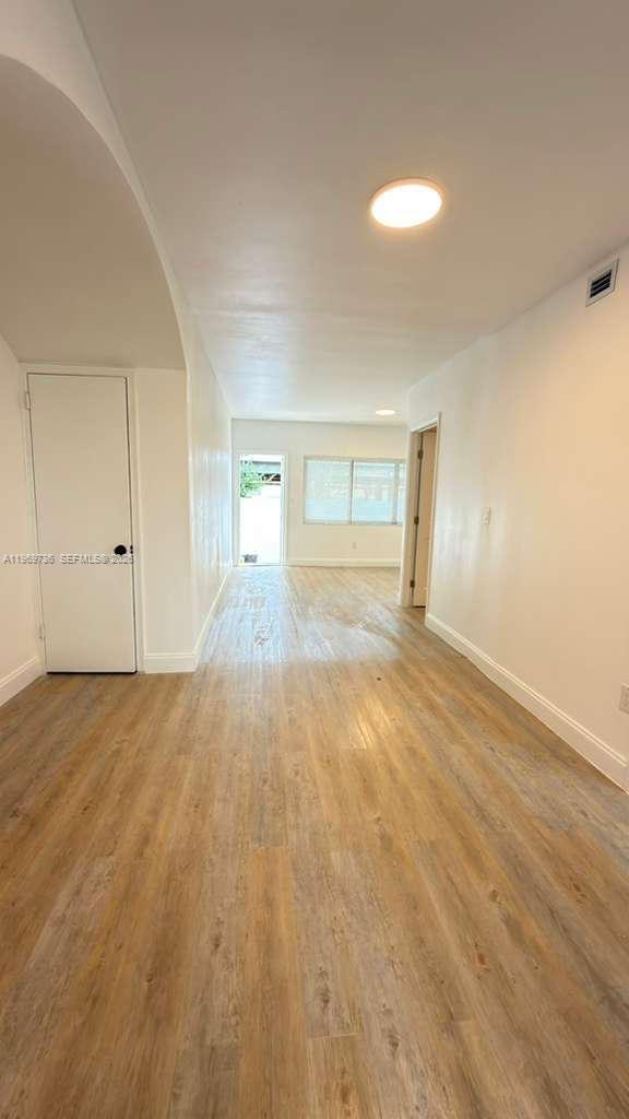 Building Photo - 1980 Biarritz Dr