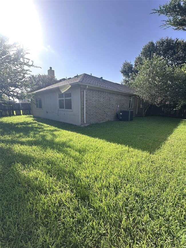 Building Photo - 1814 Grove Ct Dr