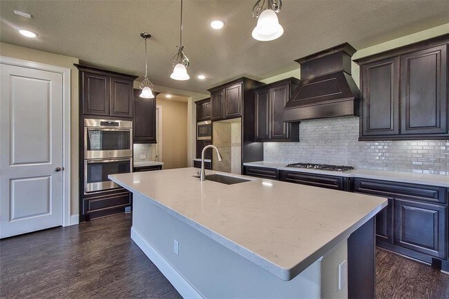 Building Photo - 21203 Bradford Grove Dr